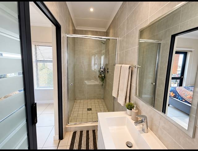 2 BEDROOM SECTIONAL TITLE TO LET IN BALLITO CENTRAL